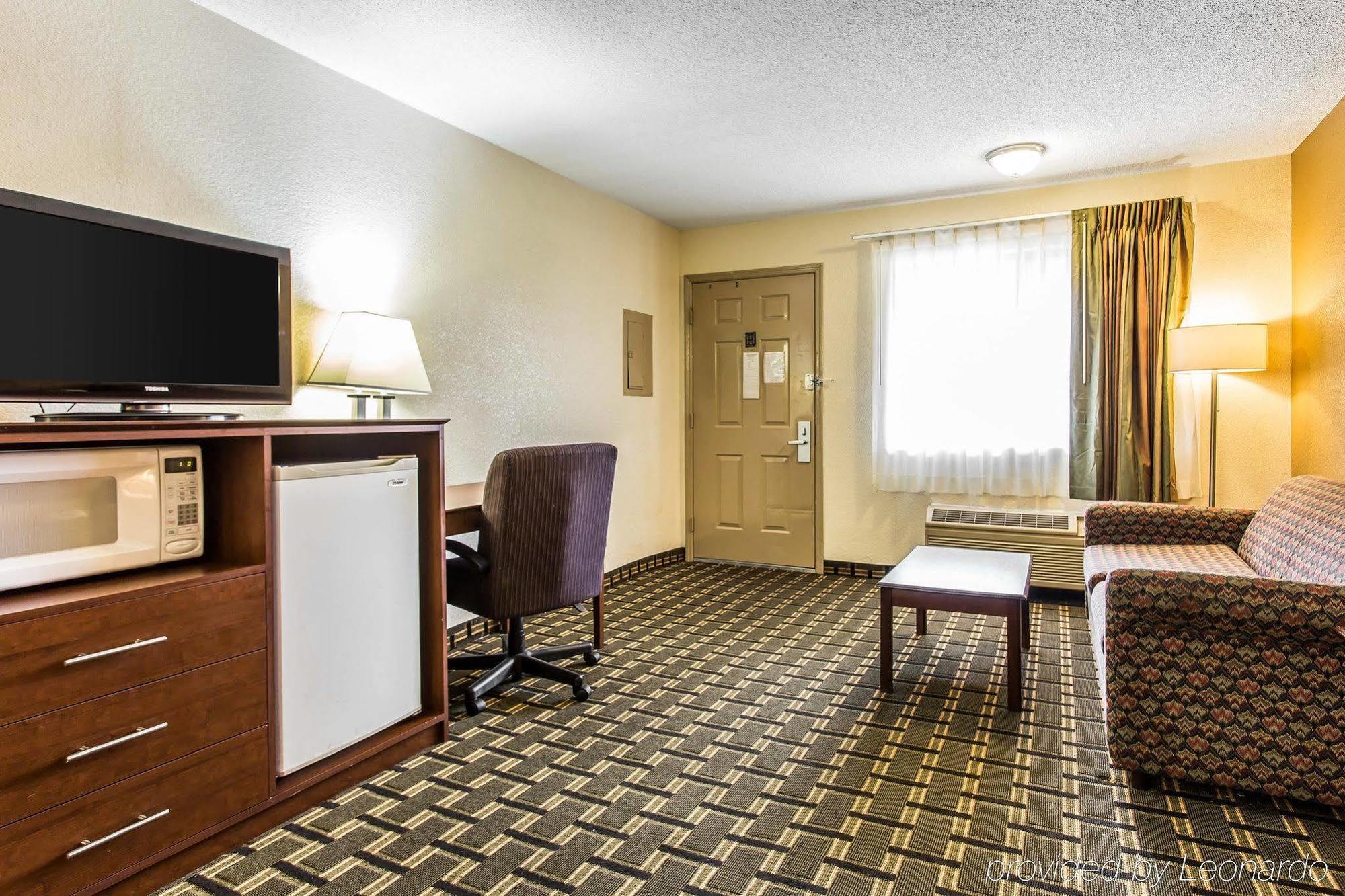 Quality Inn & Suites Morrow Atlanta South Exterior photo