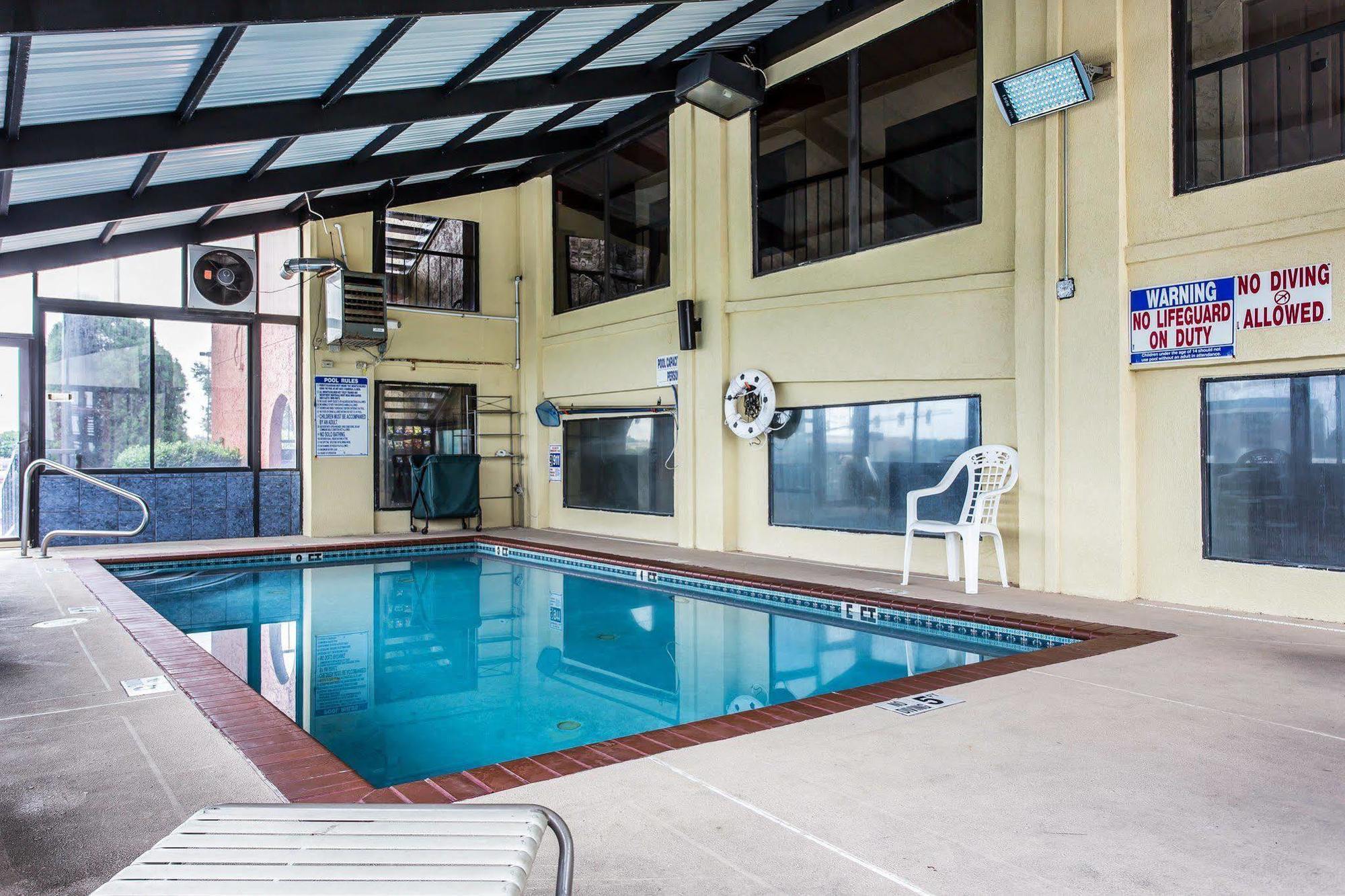Quality Inn & Suites Morrow Atlanta South Exterior photo